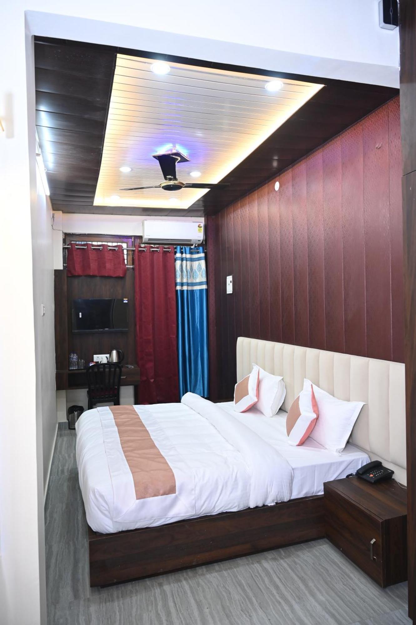 Sun High Stay Luxury Guest House 바라나시 외부 사진