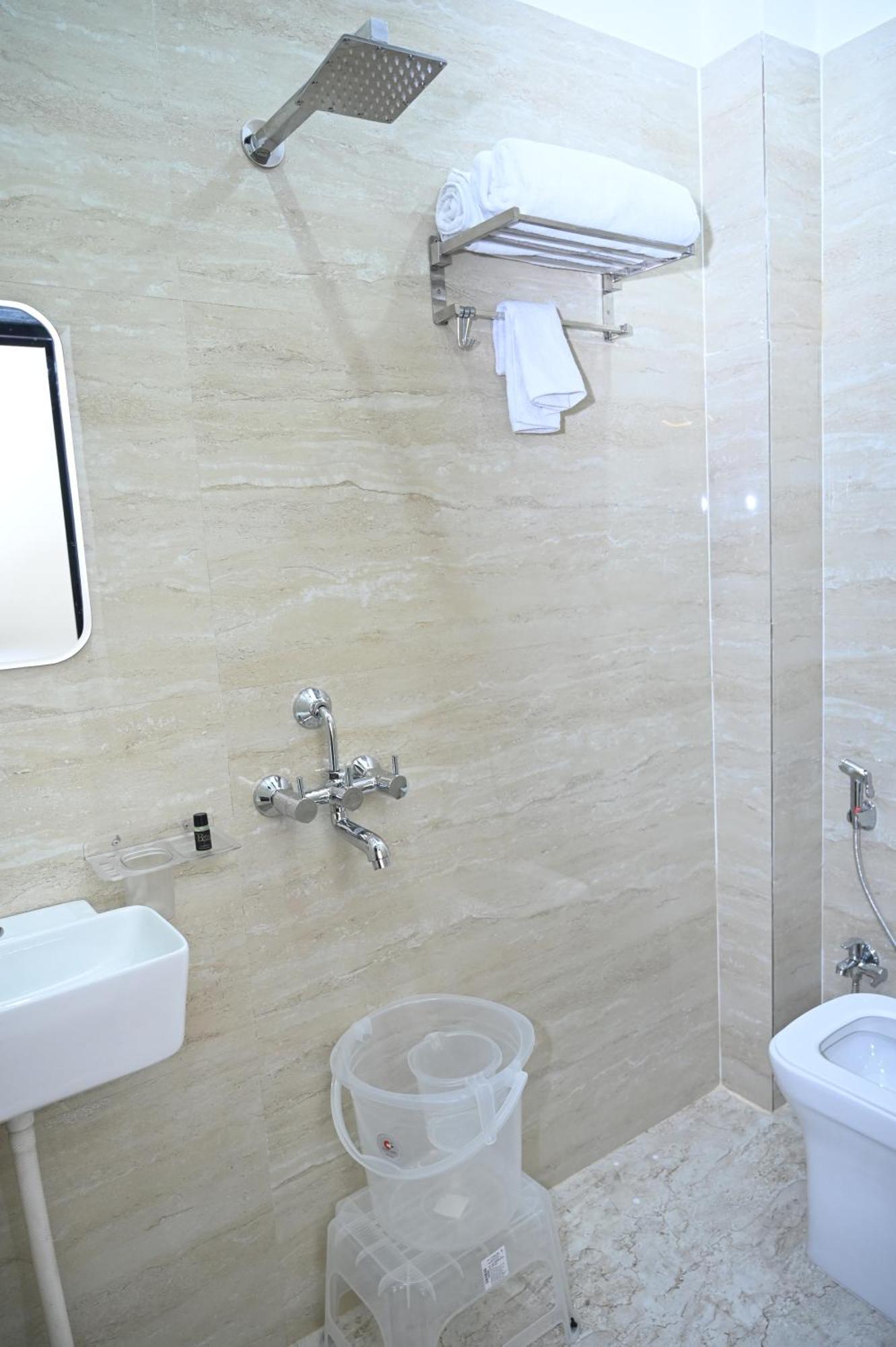 Sun High Stay Luxury Guest House 바라나시 외부 사진